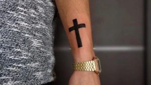 Све о мушким тетоважама са крстом